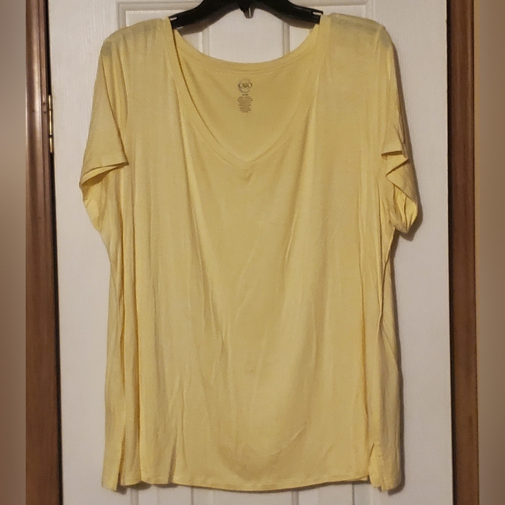 🌕 NWT Cato Canary Yellow V-Neck Tee Size 18/20W